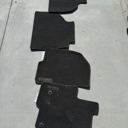 2025 GMC 2500 Crew Can Carpet Floor Mats 