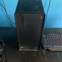 New Pc With Keyboard And Wireless Mouse 