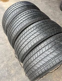 215/55r17 Bridgestone tires con 80% de Vida las 4