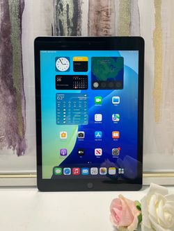 Apple iPad 7th Gen Black Space Gray A2200 Wi-Fi Cellular 32GB 10.2” Tablet iOS 18.7.9 - $99