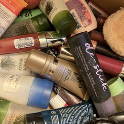 $7 Box Of Used Cosmetics Luxury And High end 