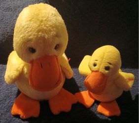 Used Vintage Collectible Ty Beanie Baby Buddie Quacker Ducks. 