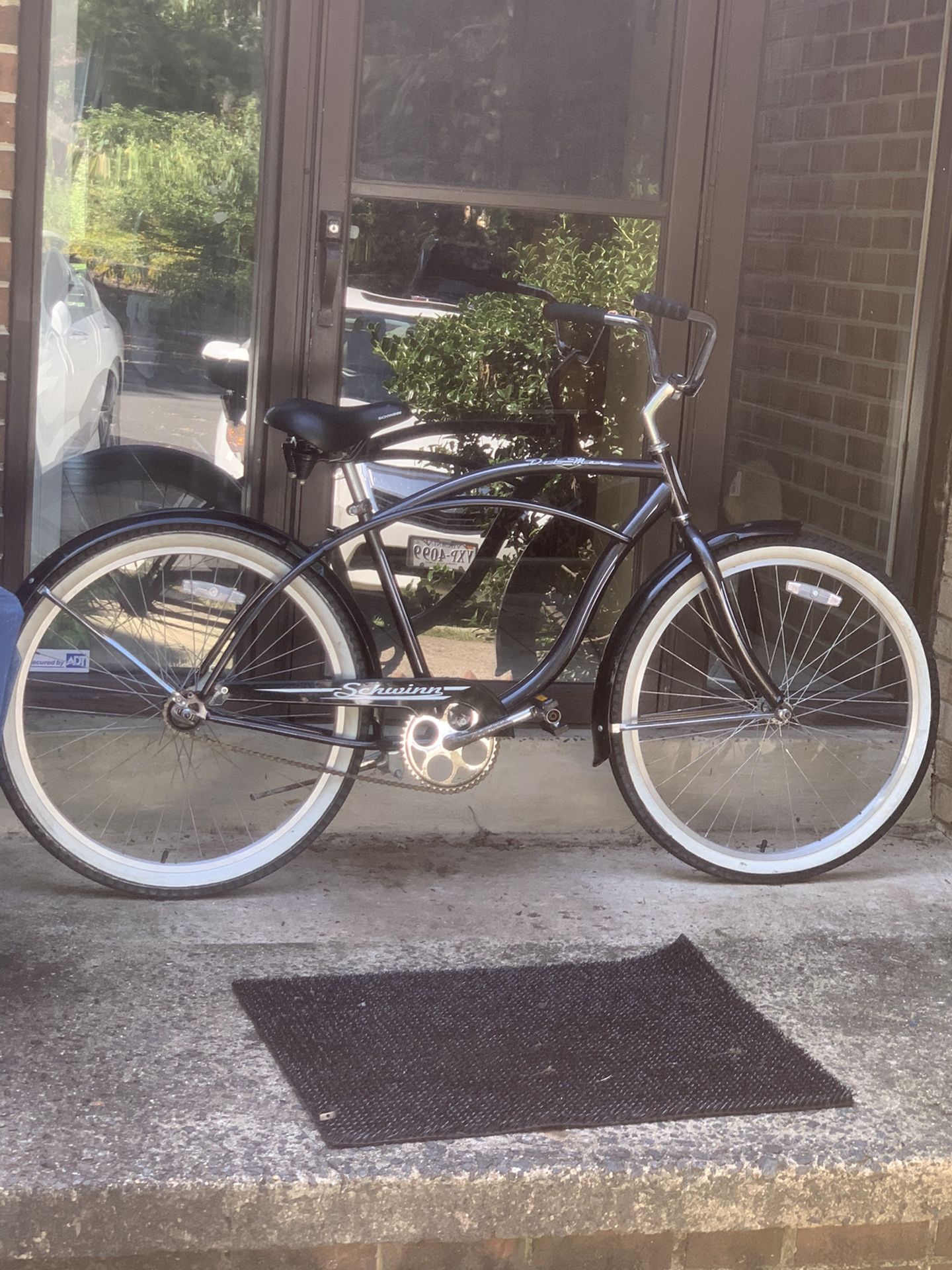 Schwinn cruiser bike