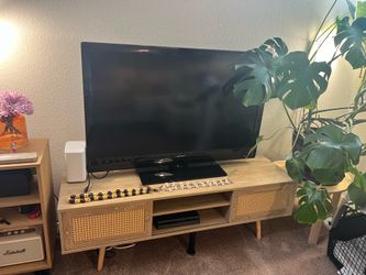 Sharp 45" LCDTV with Stand & Original Remote(Great Picture Quality / Works Perfectly)
