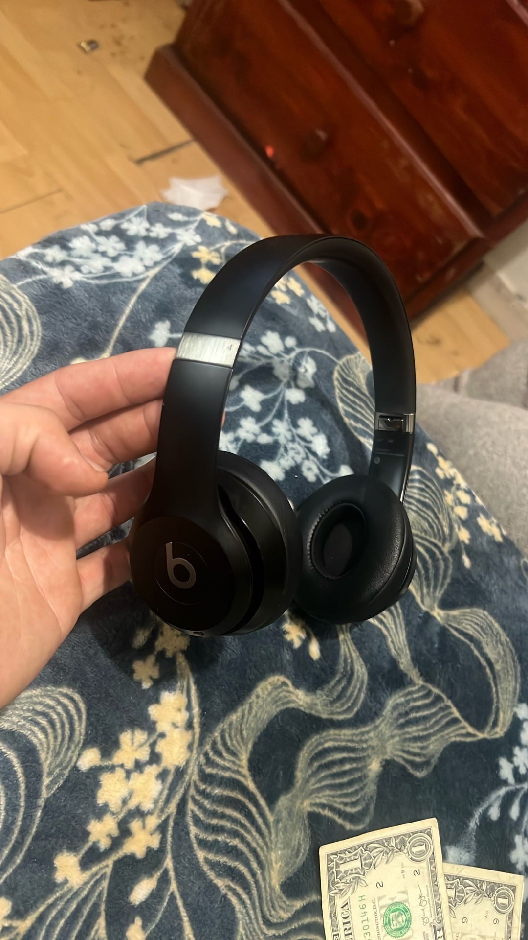 Beats Solo 4 