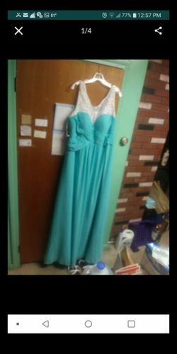 Bridesmaid's dress tried on and I were a 3x