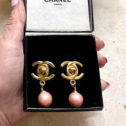 CHANEL CC Turnlock Gold Plated Pearl Drop Dangle Earrings