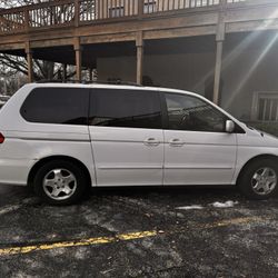2001 Honda Odyssey. $2100
