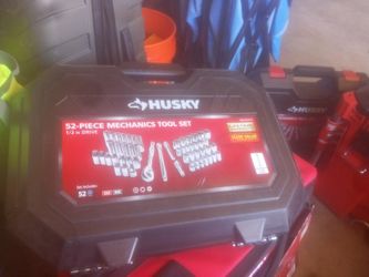 52-PIECE MECHANICS TOOL SET