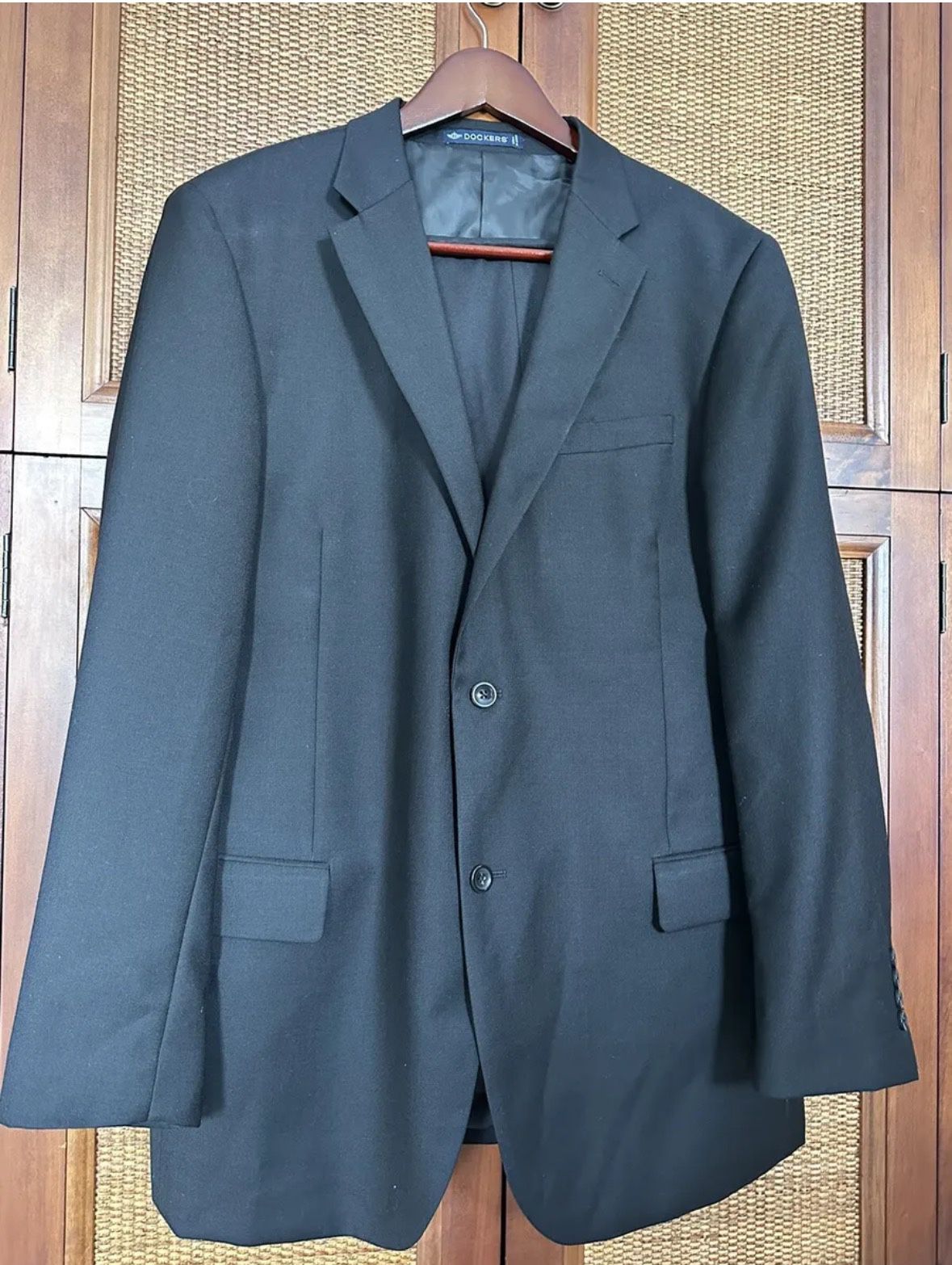Men's Black Suit. Dockers Wool Poly 44 L Coat Jacket +Louis