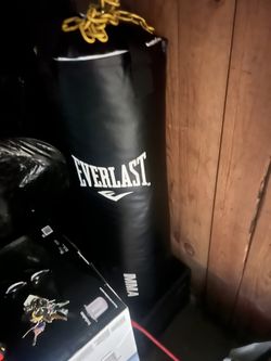 Boxing Bag With Handing Chains