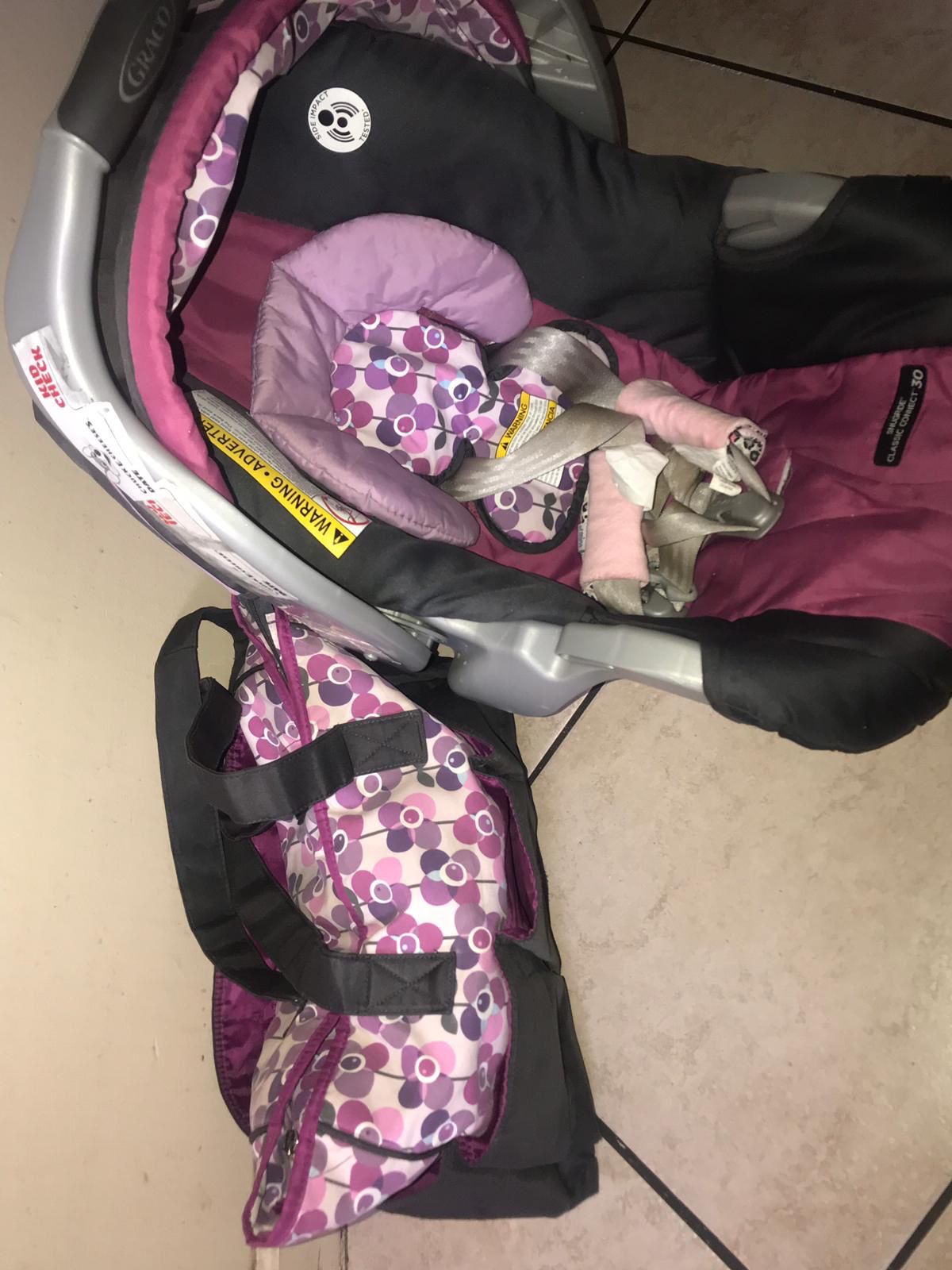 Baby car seat and matching diaper bag