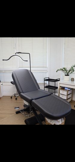 Esthetician, PMU, Lash chair/bed