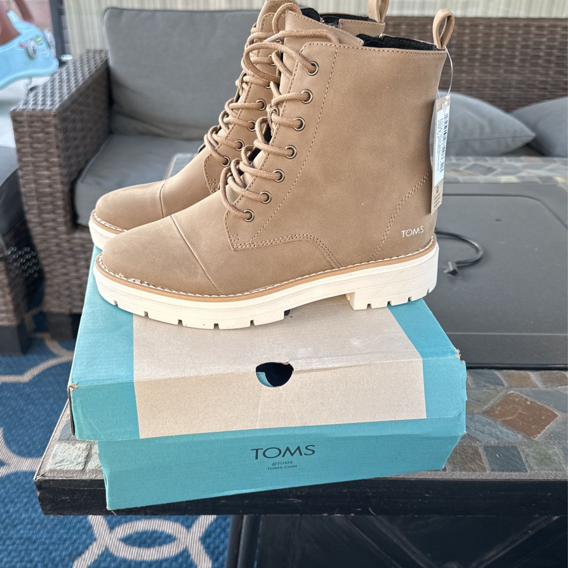 Women’s Tom Boots Size 6.5