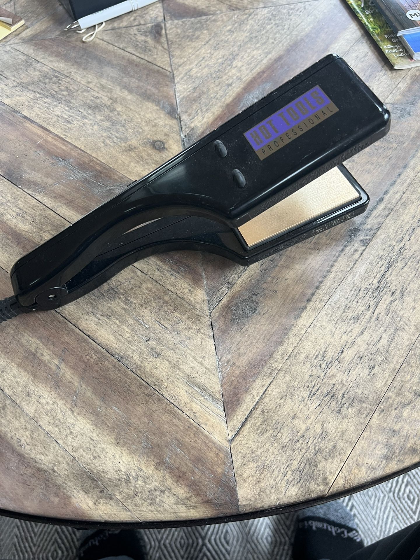 Hot Tools Flat Iron