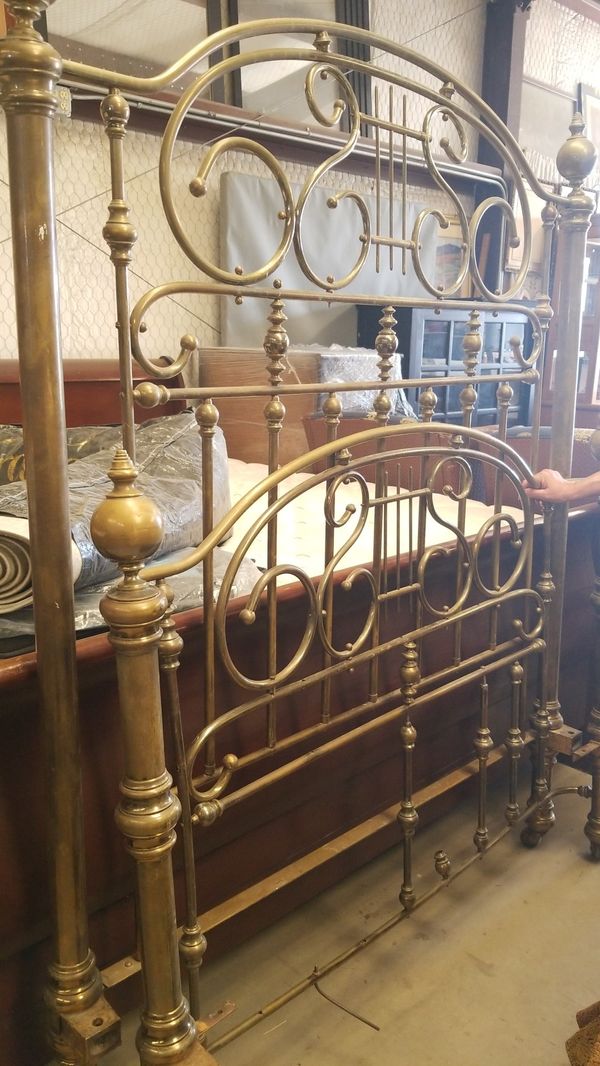Brass Antique headboard and footboard for Sale in Socorro, TX OfferUp