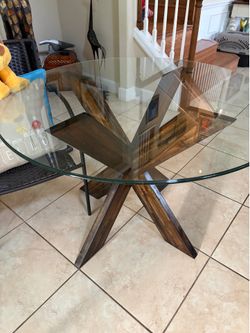 Dining Round Table