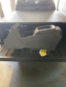 2005 Silverado Center Console