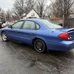 2004 Ford Taurus 