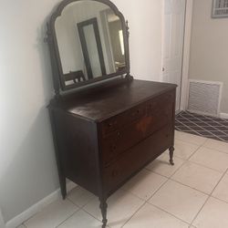 Dresser With Mirror 45”x23”x68”