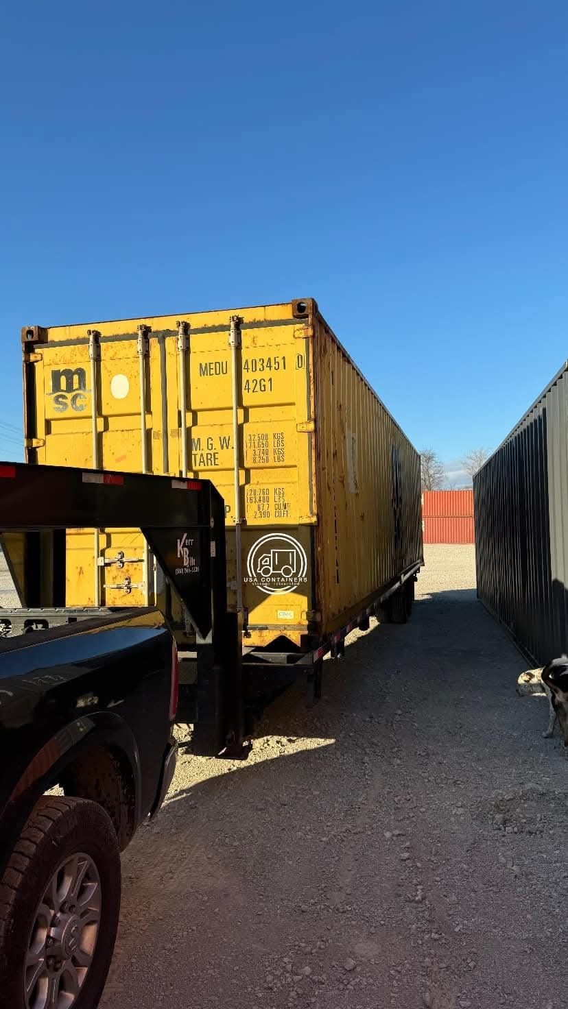 DRY STORAGE SHIPPING CONTAINERS