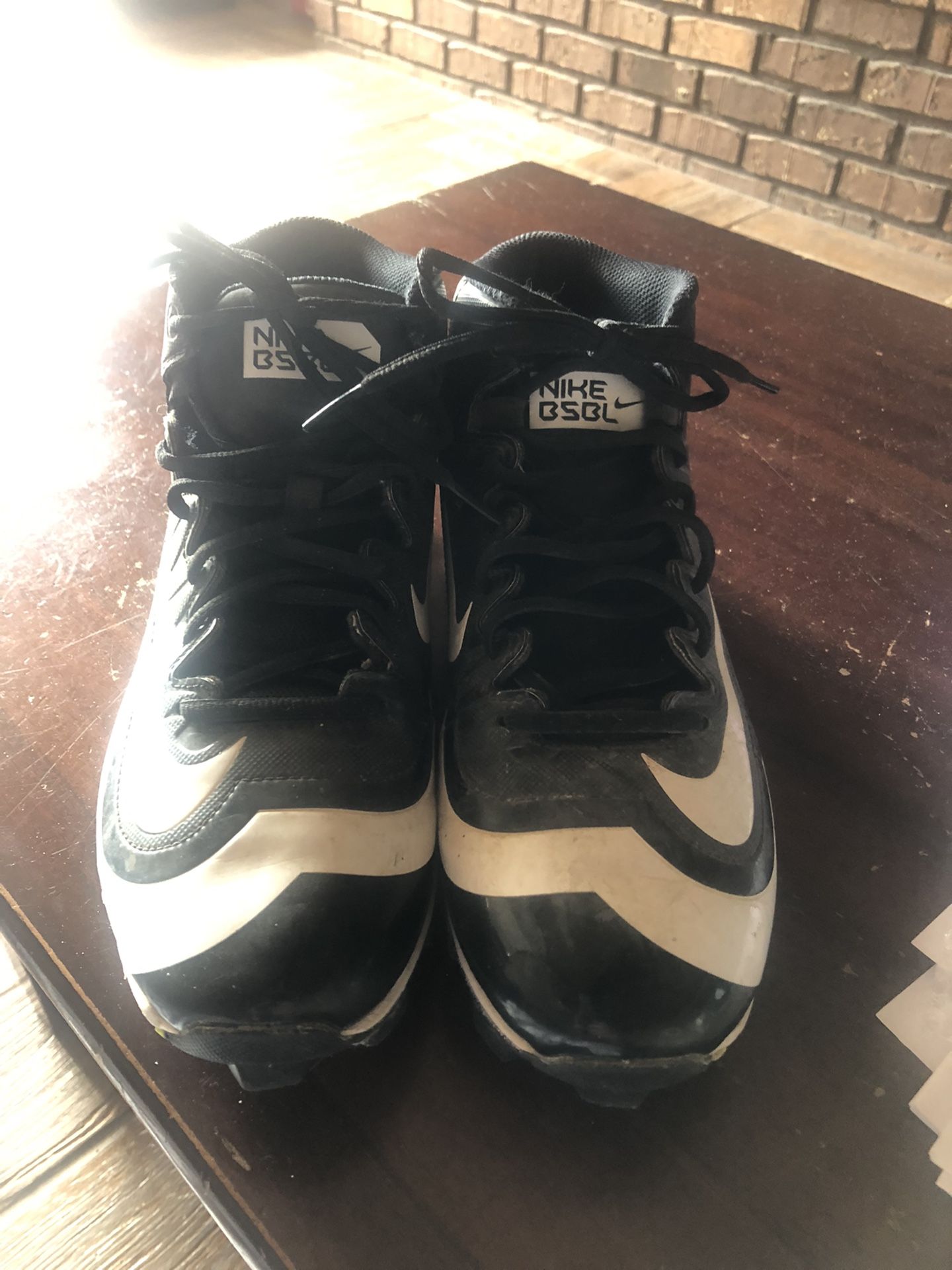 Nike Mens Size 9 Baseball Cleats