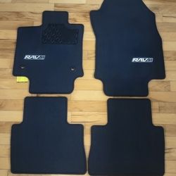 RAV4 Carpet Mats (2025 OEM)