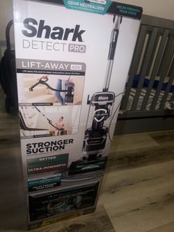Shark Detect Pro Lift-Away ADV Upright Vacuum
