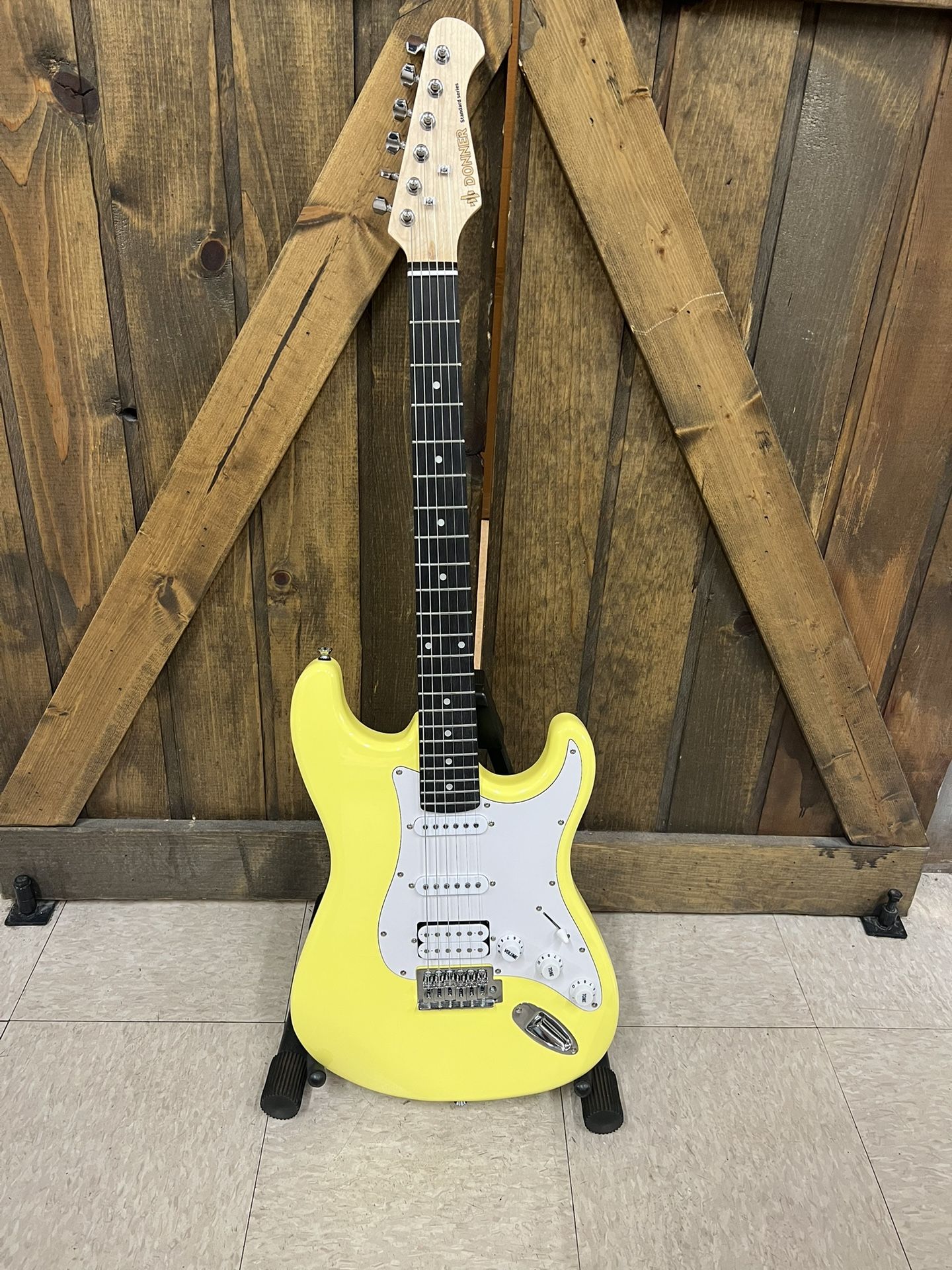Donner Standard Series Electric Guitar Yellow/white *5050