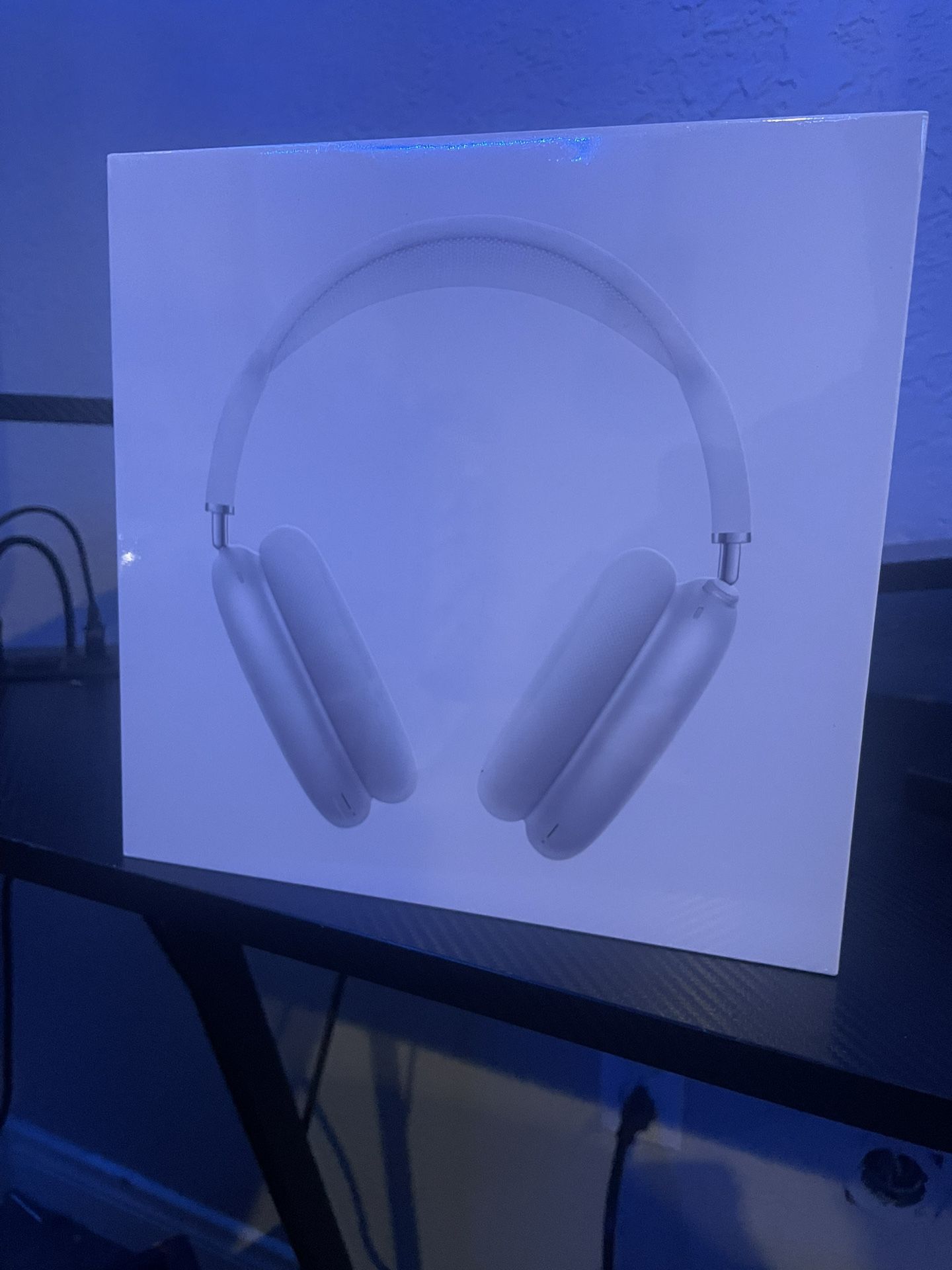 AirPod Max Silver With Apple Warranty