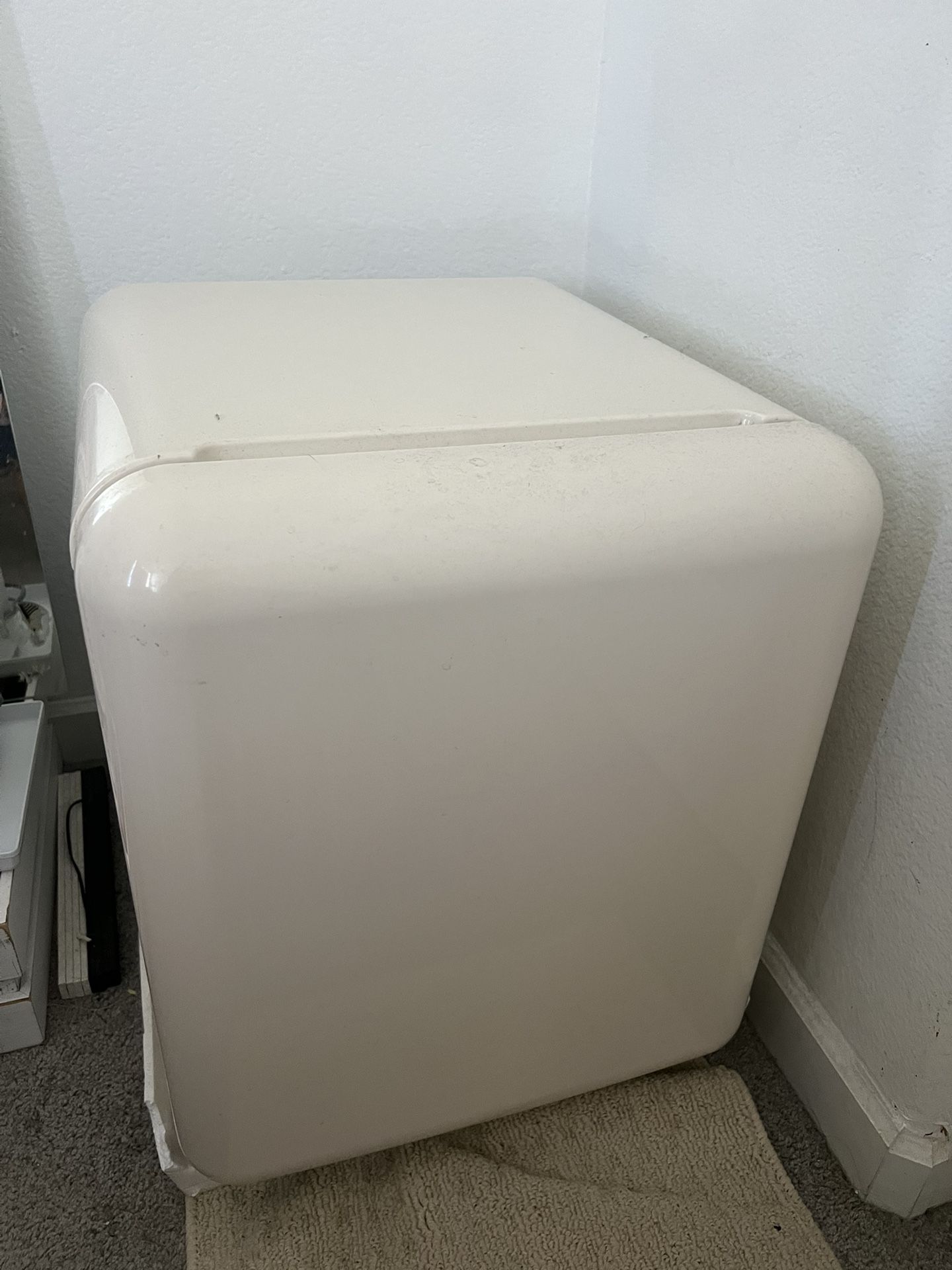 Kismile Retro Mini Fridge