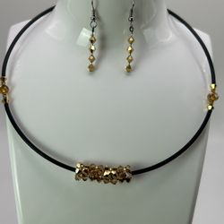 necklace with crystal earrings✨