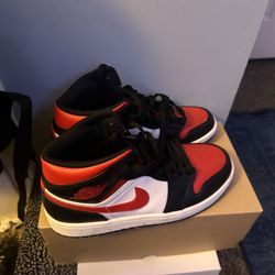 jordan 1 mid 