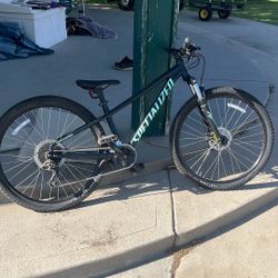Specialized 27.5 Rockhopper 