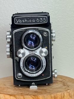 Yashica 635 Twin Lens Reflex TLR Camera | Yashikor 80mm f/3.5 | Works | Clean