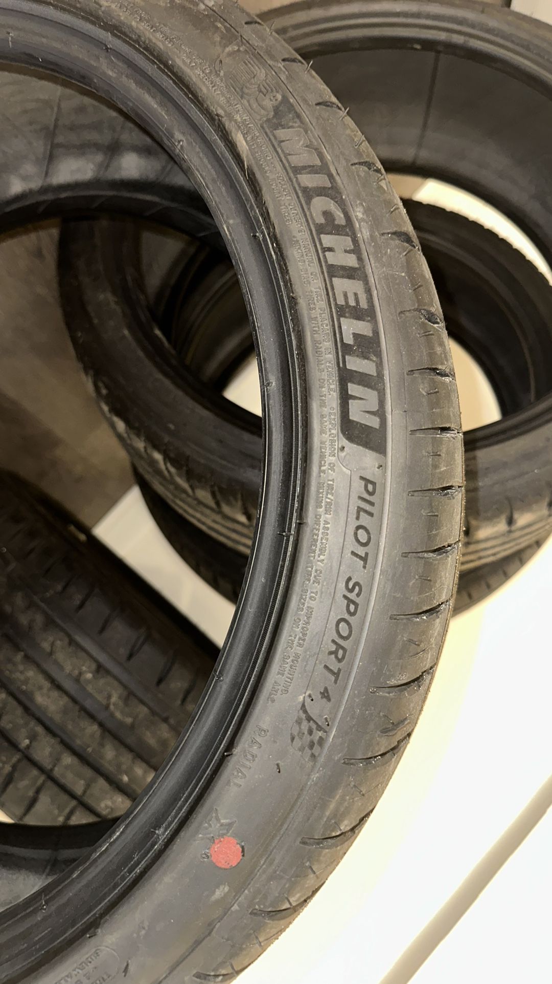 Michelin Pilot Sport 4 Tires (215/40R18)