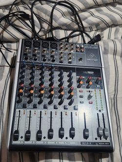 Behringer Xenyx 1024 USB Mixer