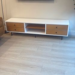 Media Unit 78” Wide