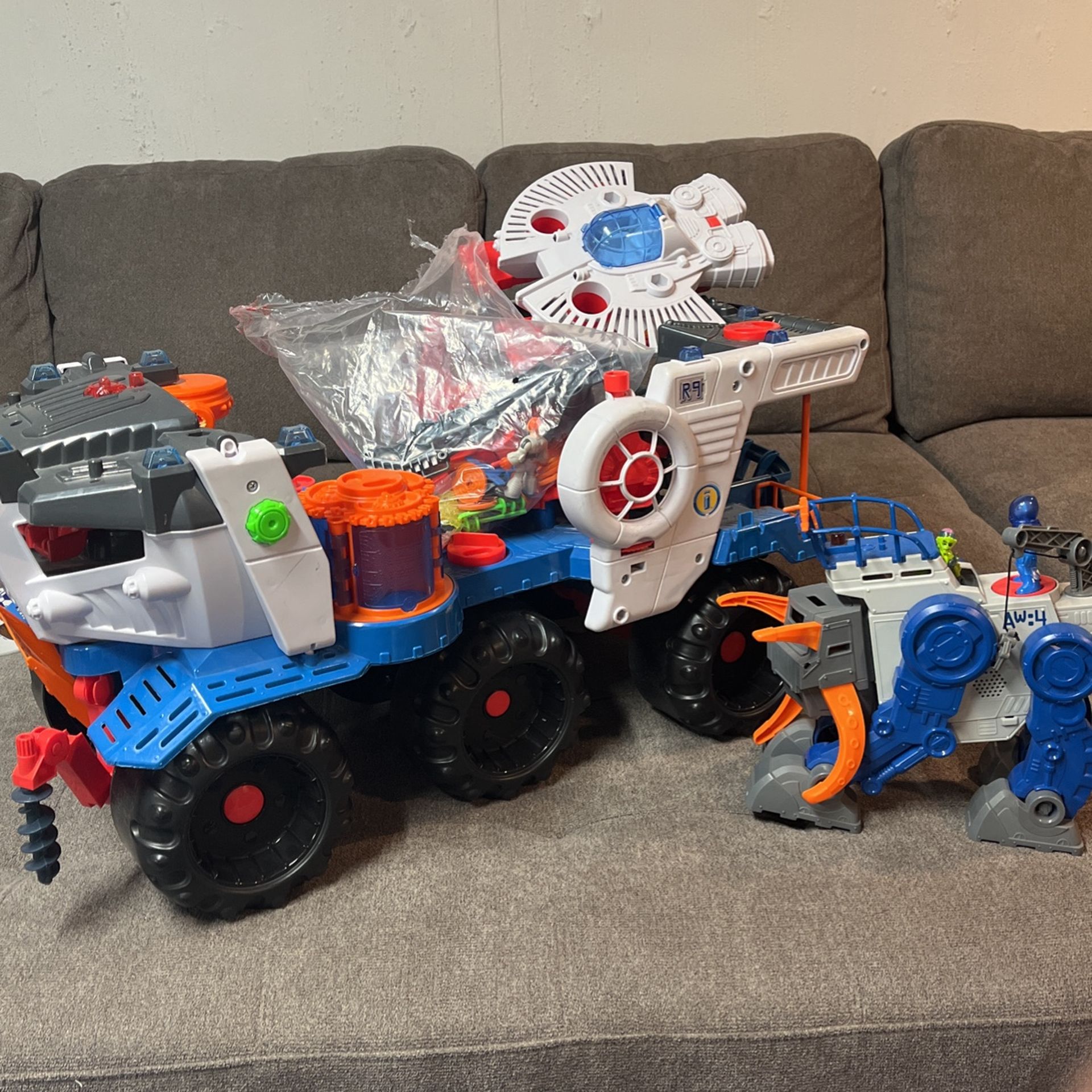 Imaginext Battle Rover Supernova Spaceship Alien