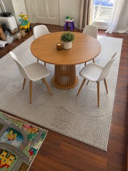 Round dining table NEW!!!