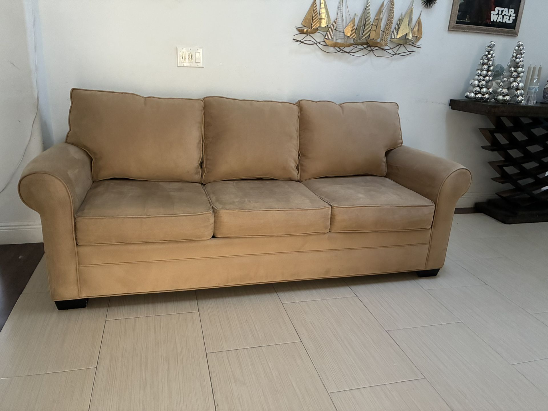 Beautiful Pull Out Sofá Bed