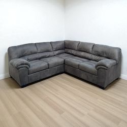 GREY SECTIONAL COUCH 