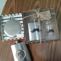 🔥 RARE Barware Bundle! 3 Items: Mustache Set, "SALUTE!", & Skull Flask 🔥