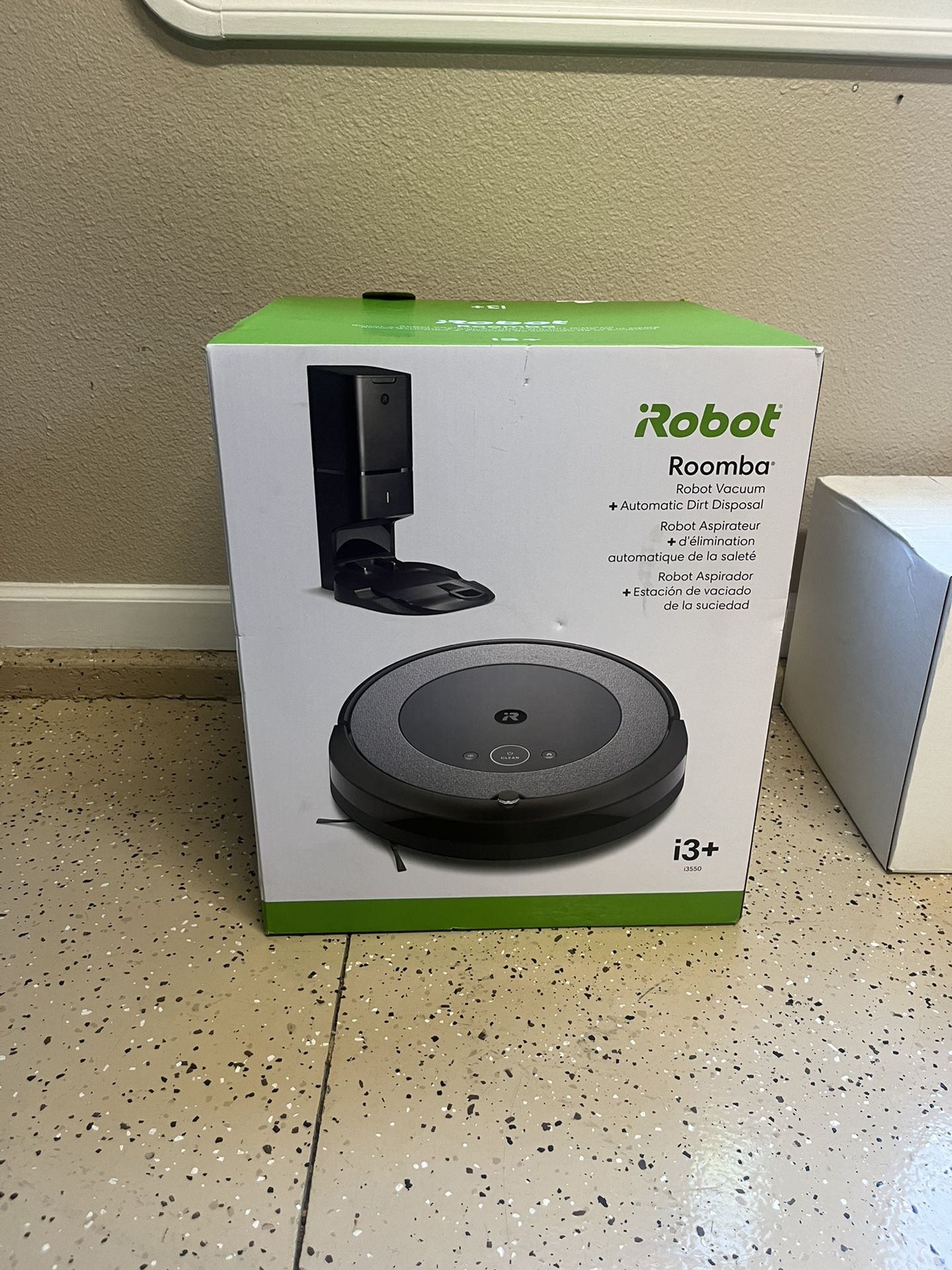 iRobot Roomba i3+ EVO (3550) Self-Emptying Robot Vacuum 
