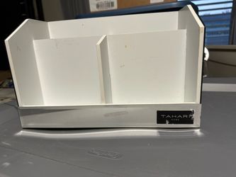 Tahari desk or product organizer