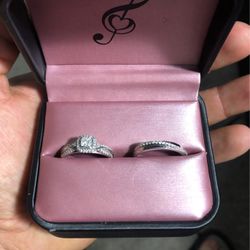 10k Gold  Wedding Ring Set 