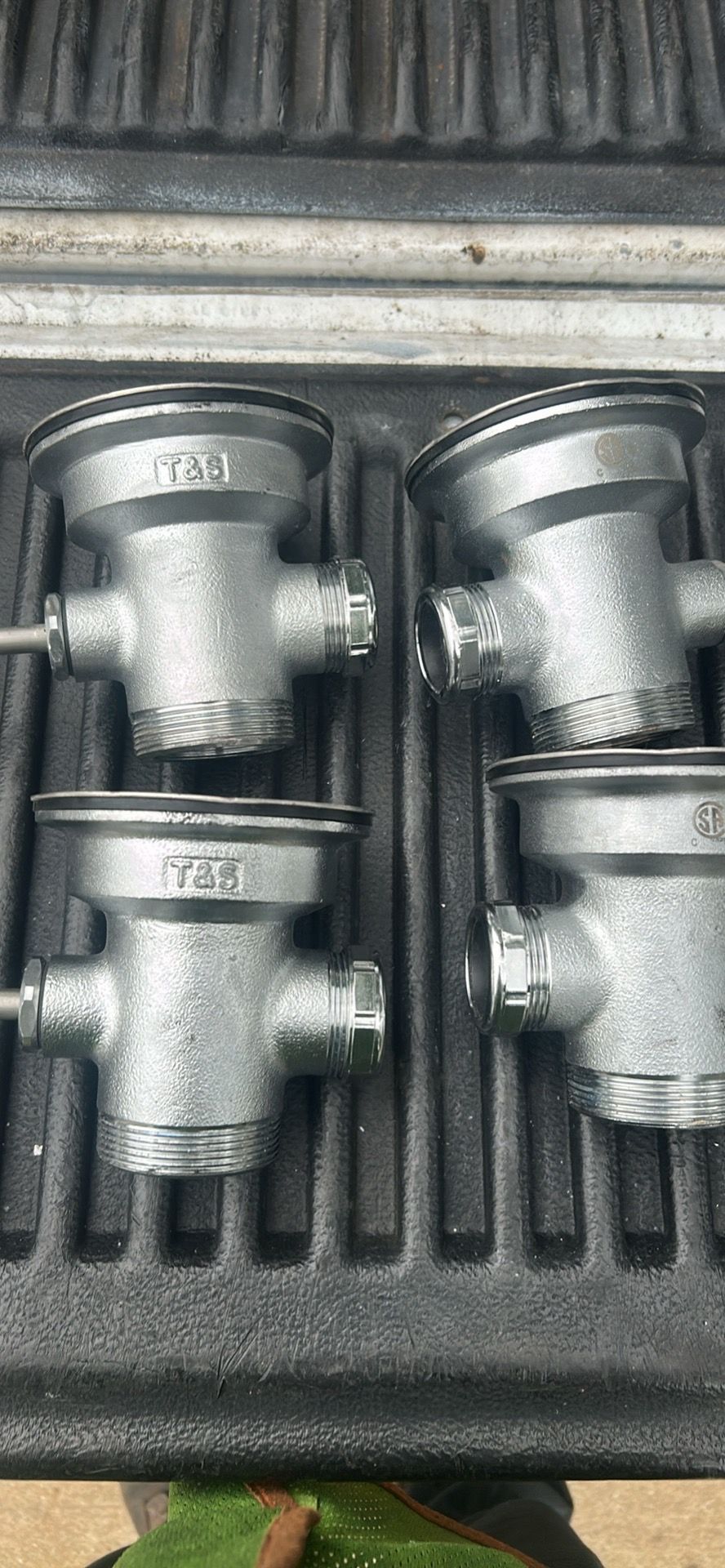 T&S Brass, B-3952, 3-1/2" Waste Drain Valve with Twist Handle and 2" NPT Male x 1-1/2" NPT Female Outlet Connection, Stainless Steel