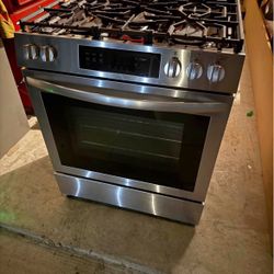 Frigidaire 30in 5 burner GAS stove