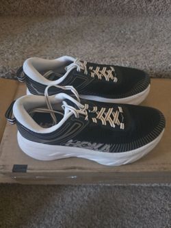 HOKA BONDI 7 WOMEN SZ 6.5 BLk /ROSE CREAM