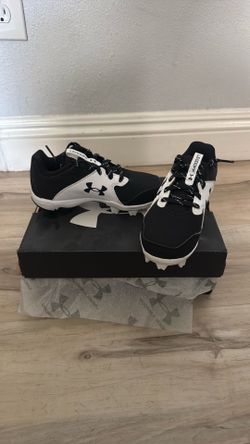 Kid’s Baseball Cleats